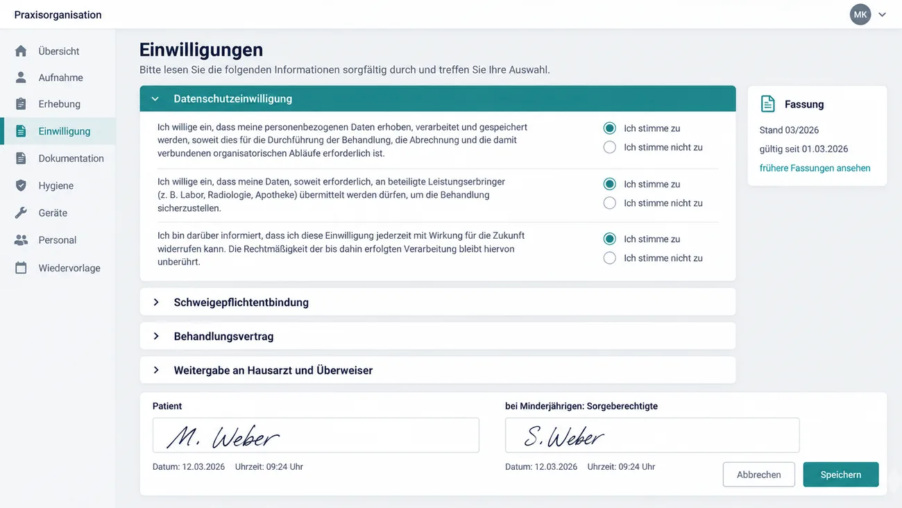 Maske: Einwilligungen mit aufklappbaren Abschnitten für Datenschutzeinwilligung, Schweigepflichtentbindung, Behandlungsvertrag und Weitergabe an Hausarzt und Überweiser, Zustimmung je Absatz, der gültigen Fassung mit Stand und zwei Unterschriftenfeldern für Patient und Sorgeberechtigte