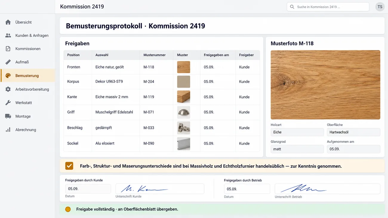Maske: Bemusterungsprotokoll mit Freigaben für Fronten, Korpus, Kante, Griff, Beschlag und Sockel samt Musternummer und Miniatur, dem Musterfoto, dem zur Kenntnis genommenen Maserungshinweis und den Unterschriften von Kunde und Betrieb