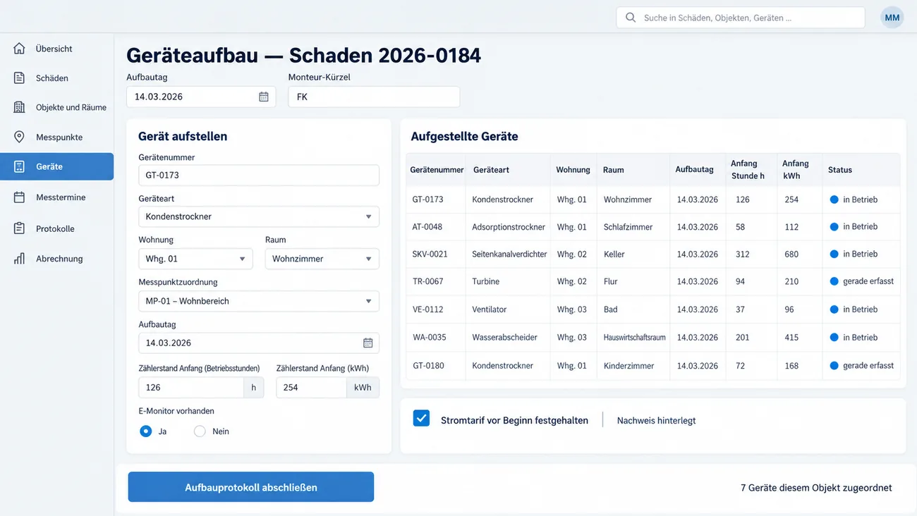 Maske: Geräteaufbau mit der Erfassung je Gerät aus Gerätenummer, Geräteart, Wohnung, Raum und Zählerständen in Betriebsstunden und kWh, der Tabelle aller aufgestellten Geräte und dem festgehaltenen Stromtarif