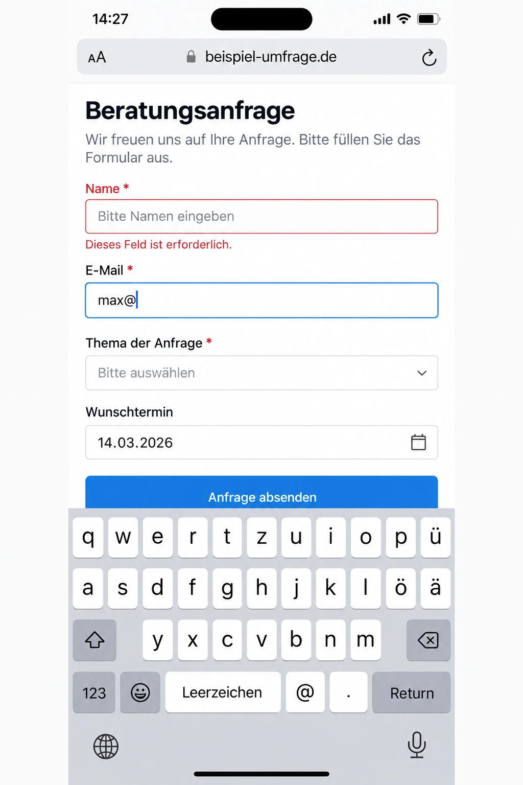 Formular eines Baukastens auf dem Smartphone mit eingeblendeter Bildschirmtastatur