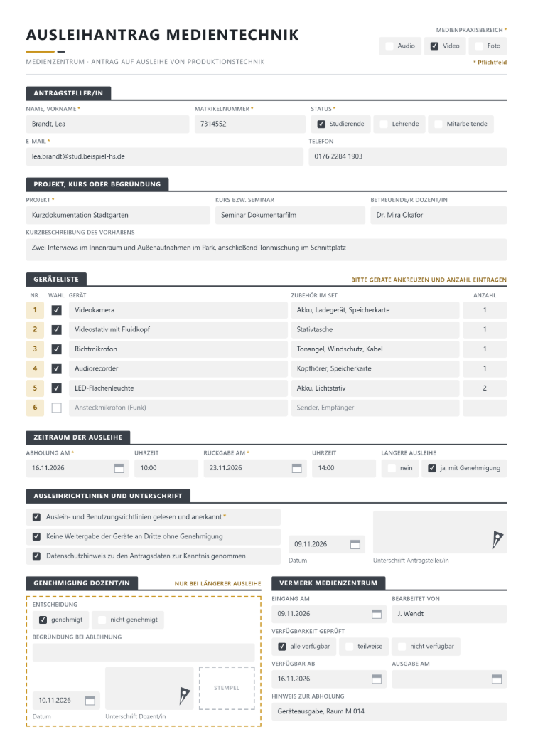 Ausleihantrag Medientechnik eines Medienzentrums mit Antragsteller/in und Matrikelnummer, Projekt und Kurs, nummerierter Geräteliste mit Zubehör und Anzahl, Abholung und Rückgabe mit Uhrzeit, Ausleihrichtlinien, Genehmigung der Dozentin bzw. des Dozenten und Vermerk Medienzentrum