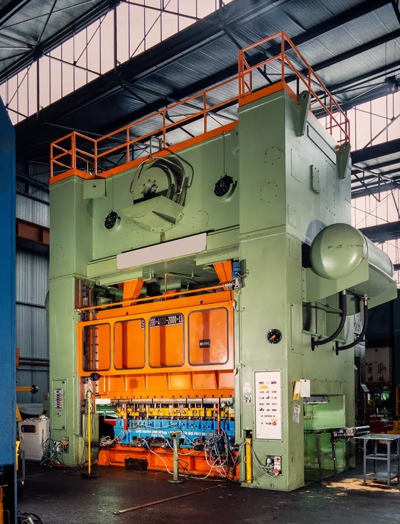 Industrielle Presse zum Stanzen von Blechen