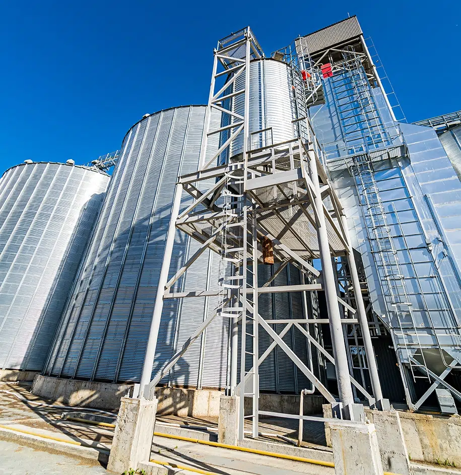 Tanks und landwirtschaftliche Silos zur Lagerung