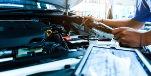 Wartung eines Automotors