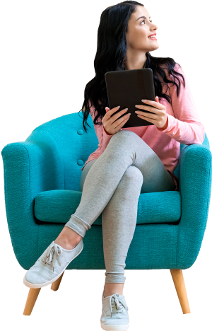 frau_mit_tablet_guckt_zurseite frau_mit_tablet_guckt_zurseite